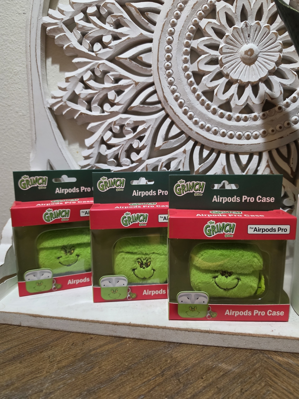 NEW The Grinch 3PC Plush AirPods Pro Case - Bright Green